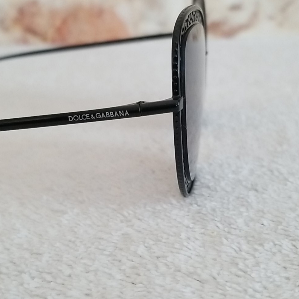 New Dolce & Gabbana Cutout Cat Eye Sunglasses - Picture 6 of 13
